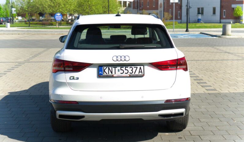 
								Audi Q3 full									