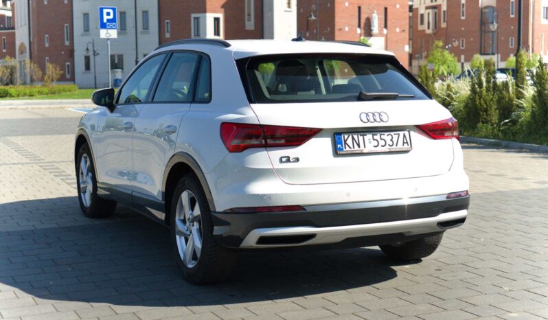 
								Audi Q3 full									