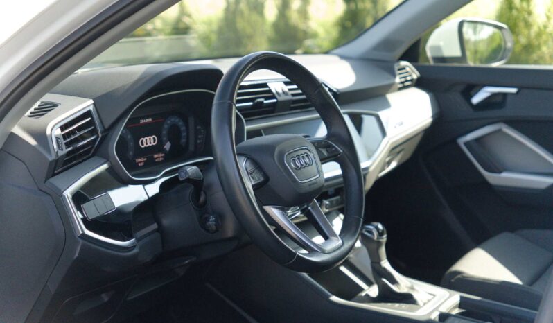 
								Audi Q3 full									