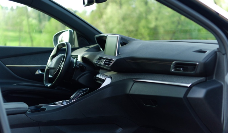 Peugeot 3008 full