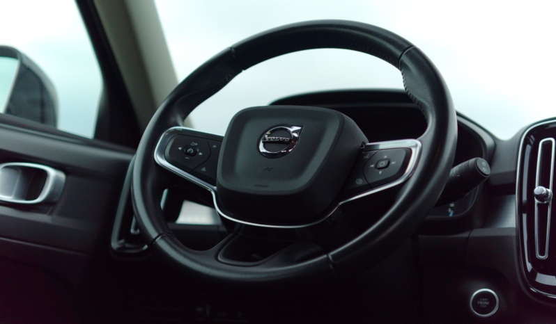 Volvo XC40 full