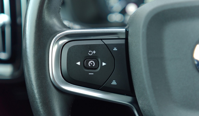 Volvo XC40 full