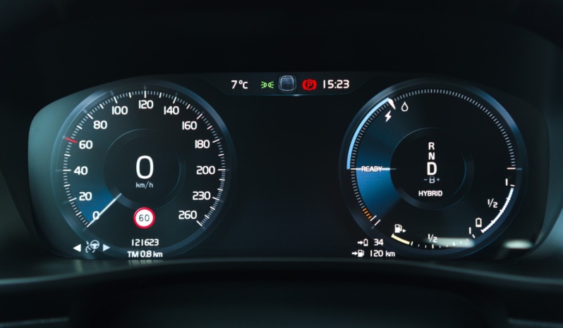 Volvo XC40 full