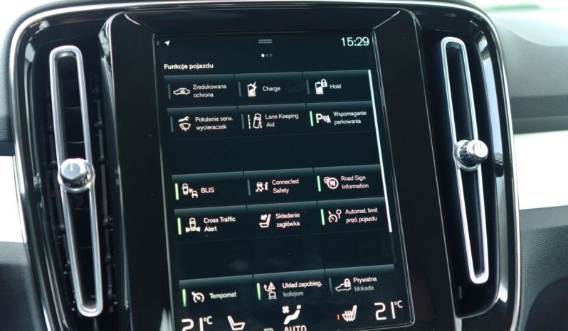 Volvo XC40 full