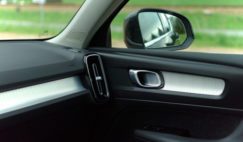 Volvo XC40 full