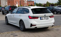 
										BMW 330e full									