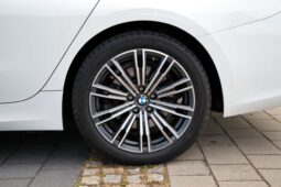 
										BMW 330e full									