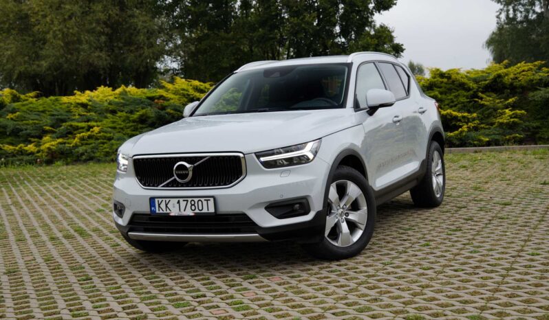 
								Volvo XC40 full									