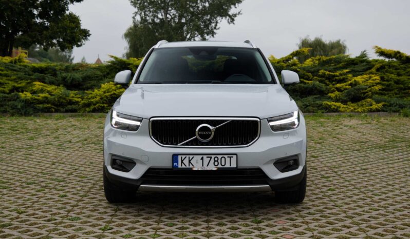 
								Volvo XC40 full									