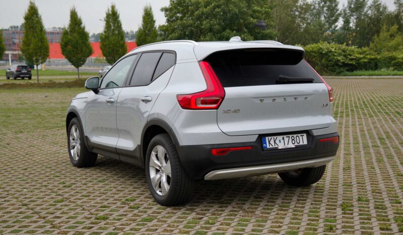 
								Volvo XC40 full									