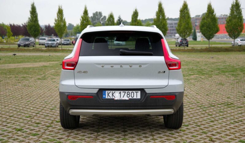 
								Volvo XC40 full									