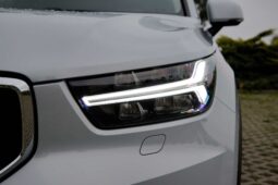 
										Volvo XC40 full									