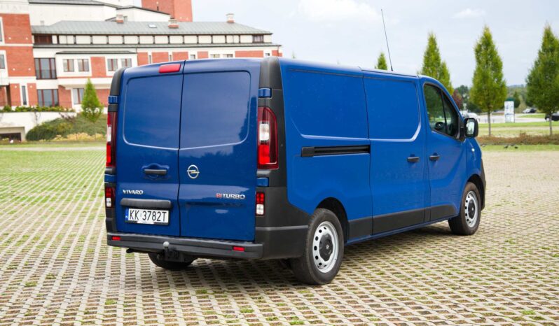 
								Opel Vivaro full									
