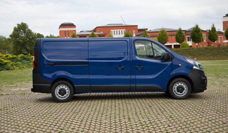 
								Opel Vivaro full									